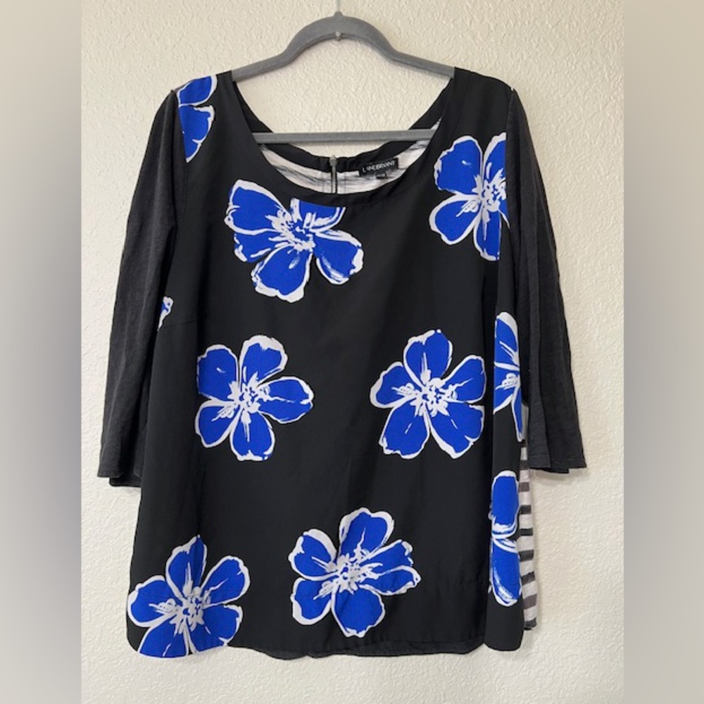 LANE BRYANT Size 18 Black & Blue Floral and Striped Top, Zipper Accent on Back